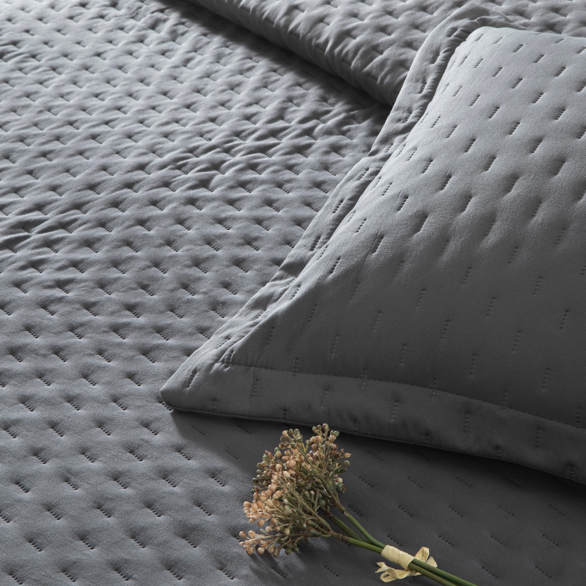 resm Linens Gardenia Çift Kişilik Yatak Örtüsü Seti Antrasit