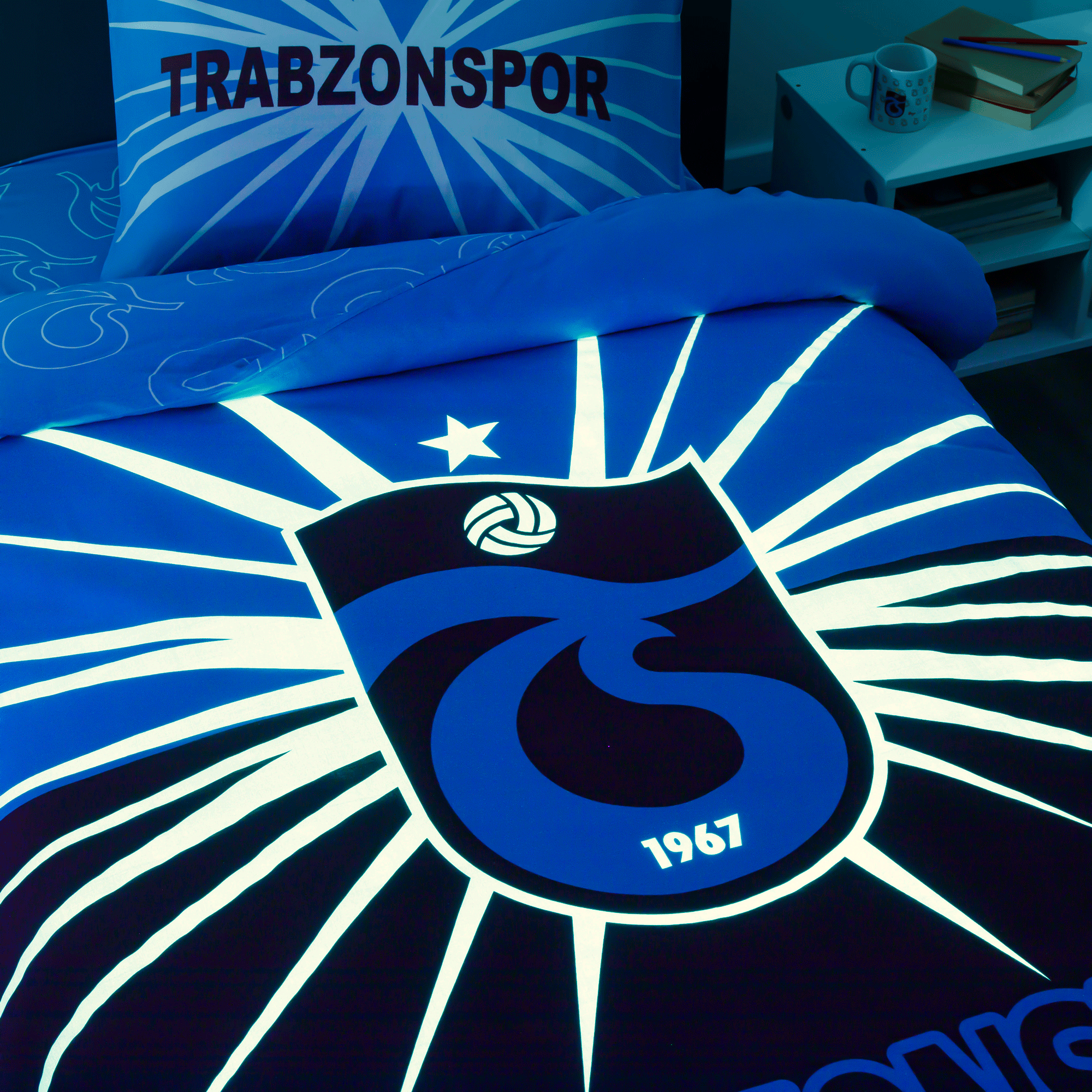 resm Taç Lisanslı Trabzonspor Light Glow Tek Kişilik Pamuk Nevresim Takımı