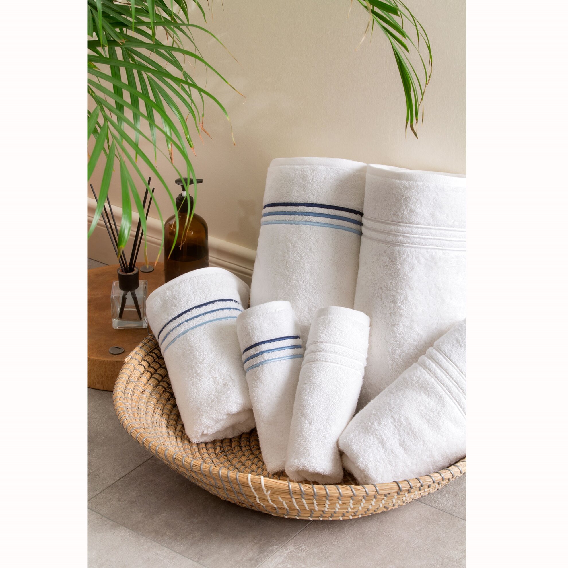 resm Valeron Trio 50x100 cm Yüz Havlusu Lacivert