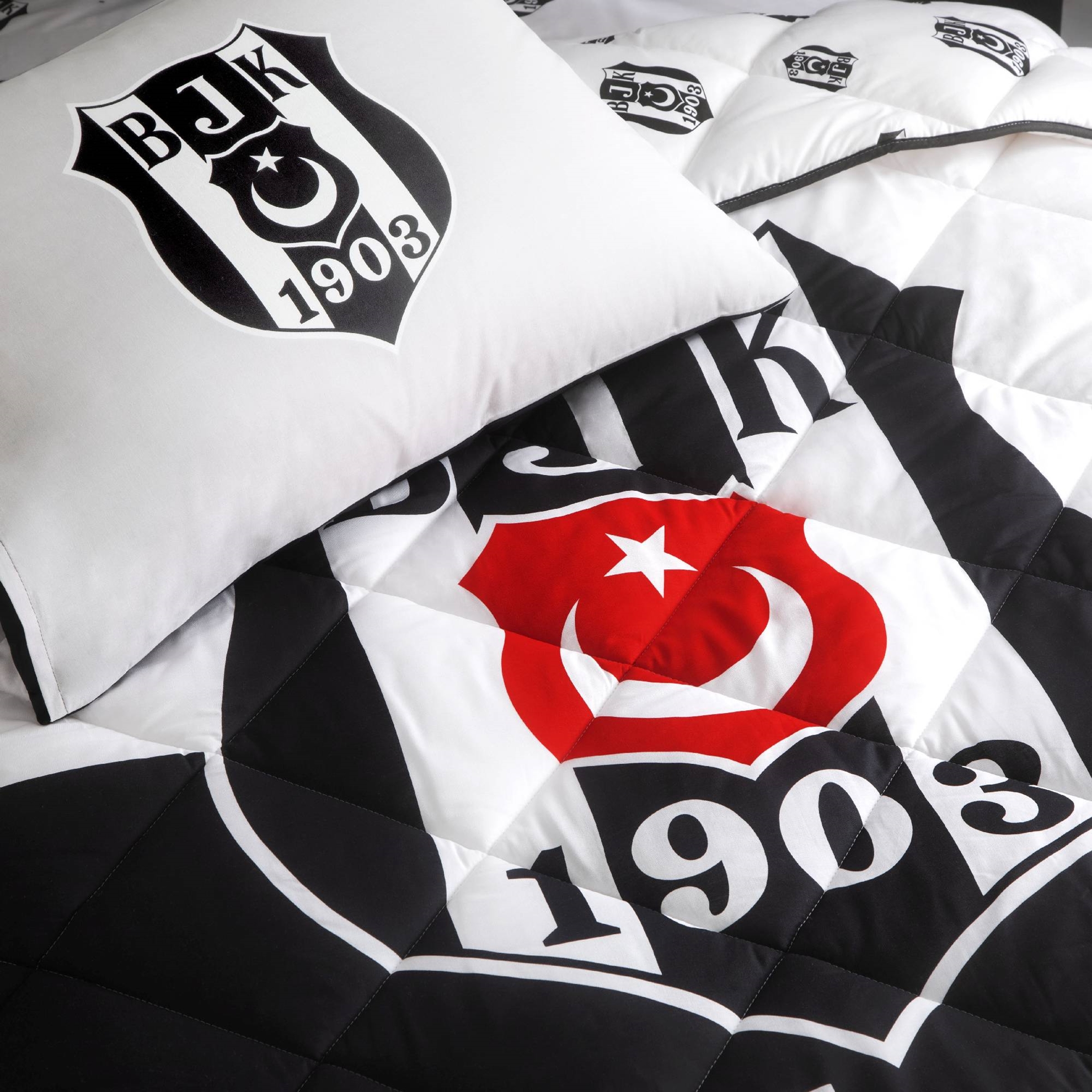 resm Taç Lisanslı Beşiktaş Logo Tek Kişilik Yorgan Seti
