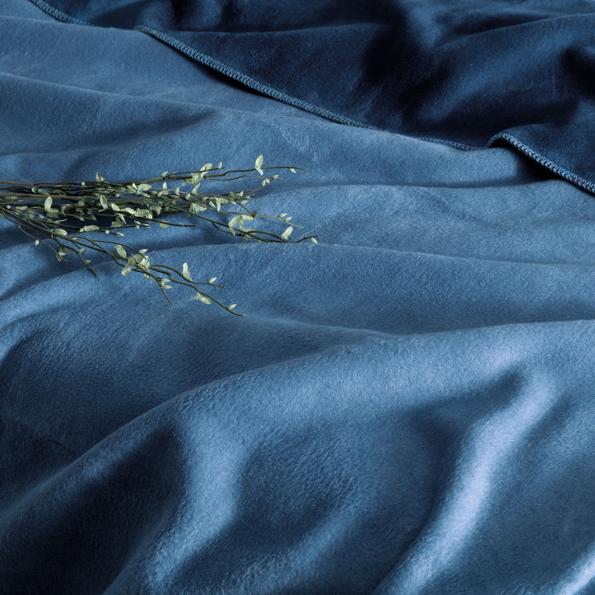 resm Linens Gloria Çift Kişilik Battaniye Mavi