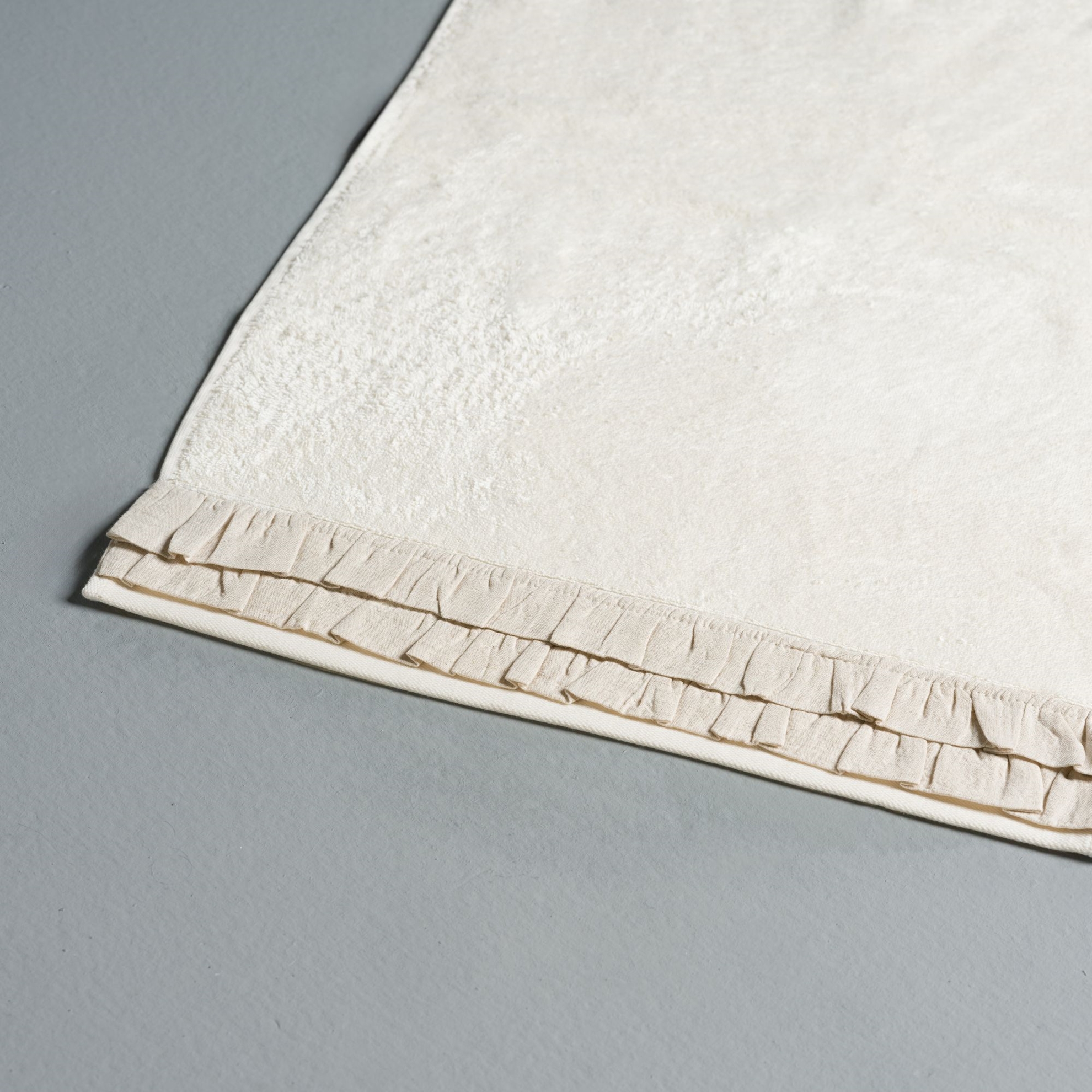 resm Linens Ruffle Bambu 50X85 cm Yüz Havlusu Ekru