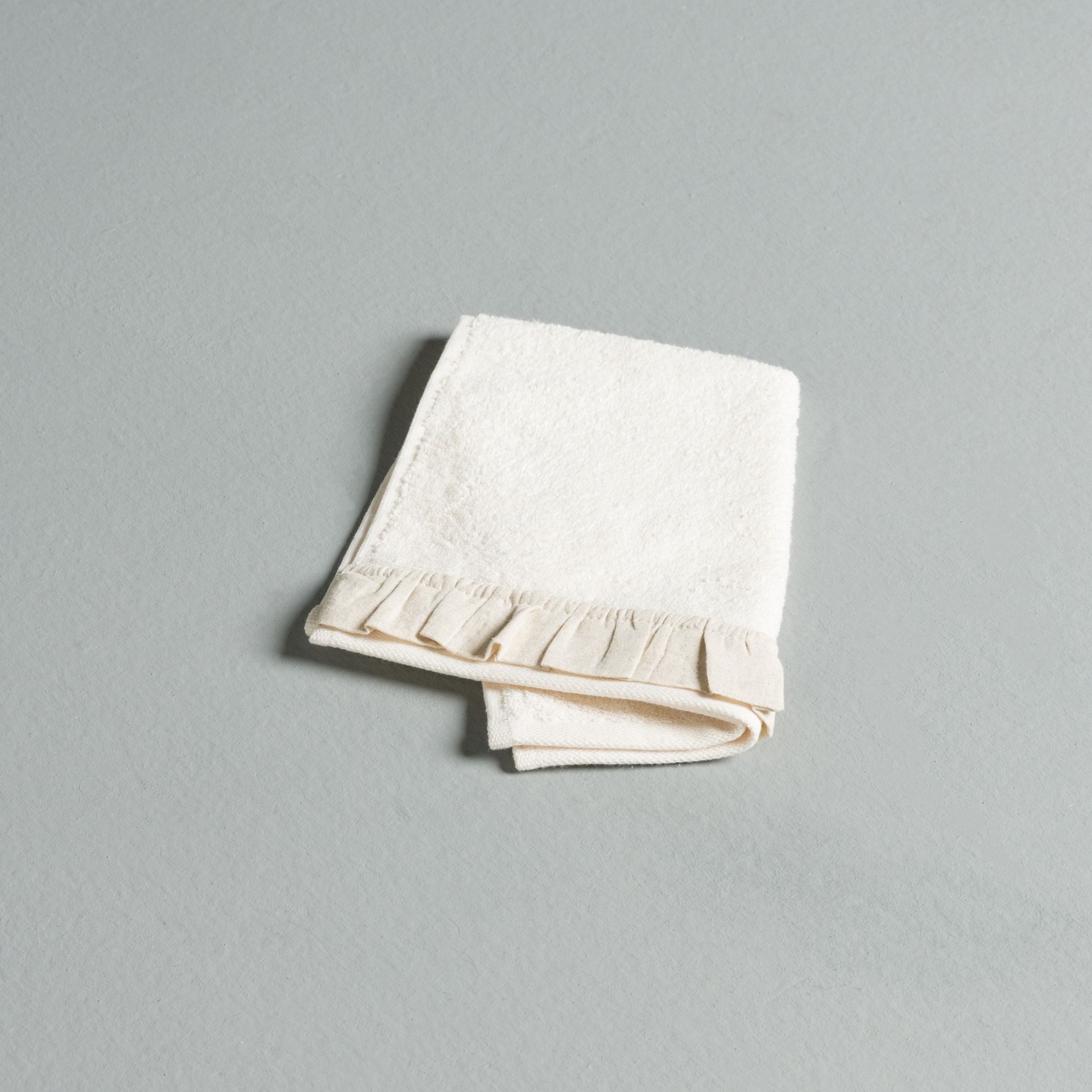 resm Linens Ruffle Bambu 30X45 cm El Havlusu Ekru