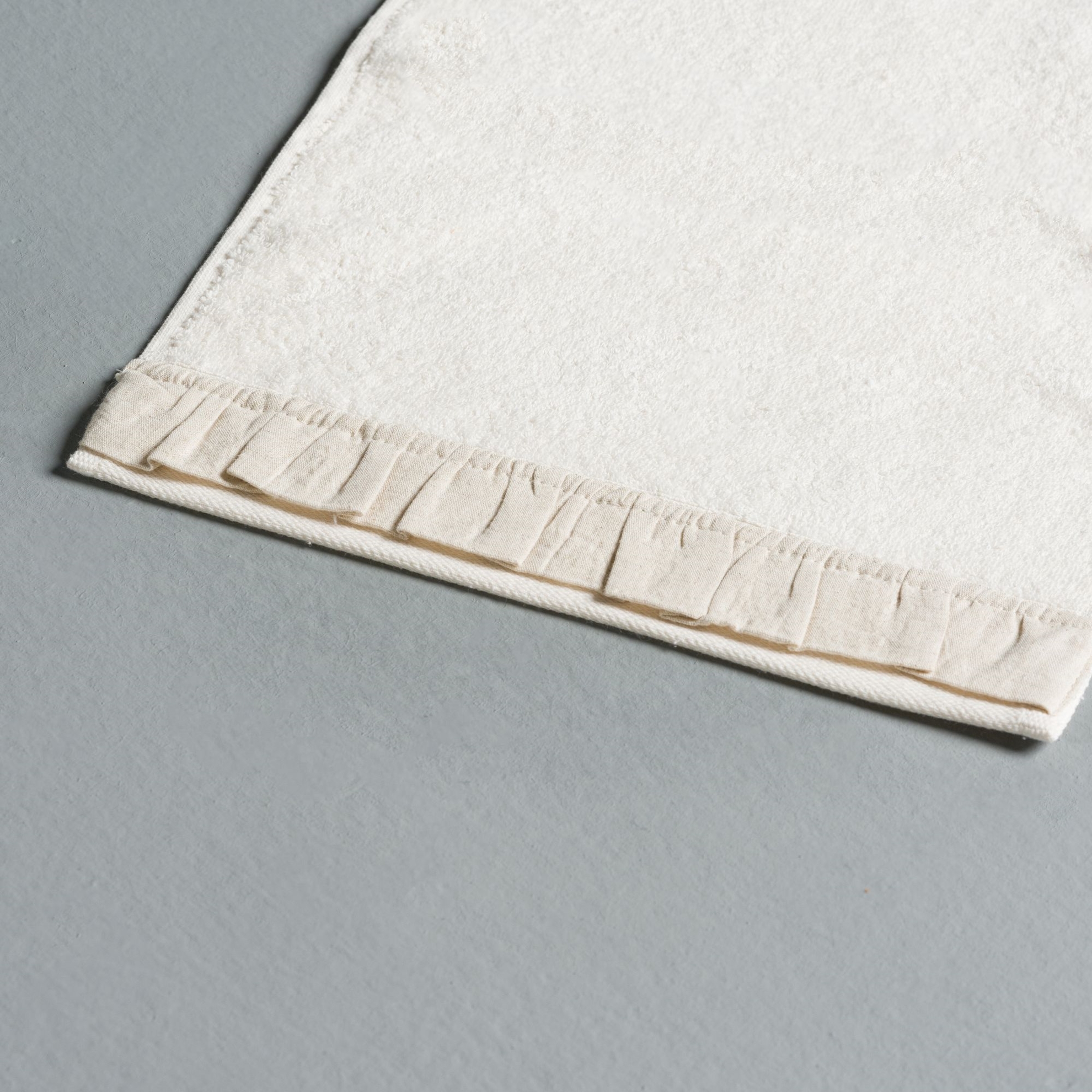 resm Linens Ruffle Bambu 30X45 cm El Havlusu Ekru