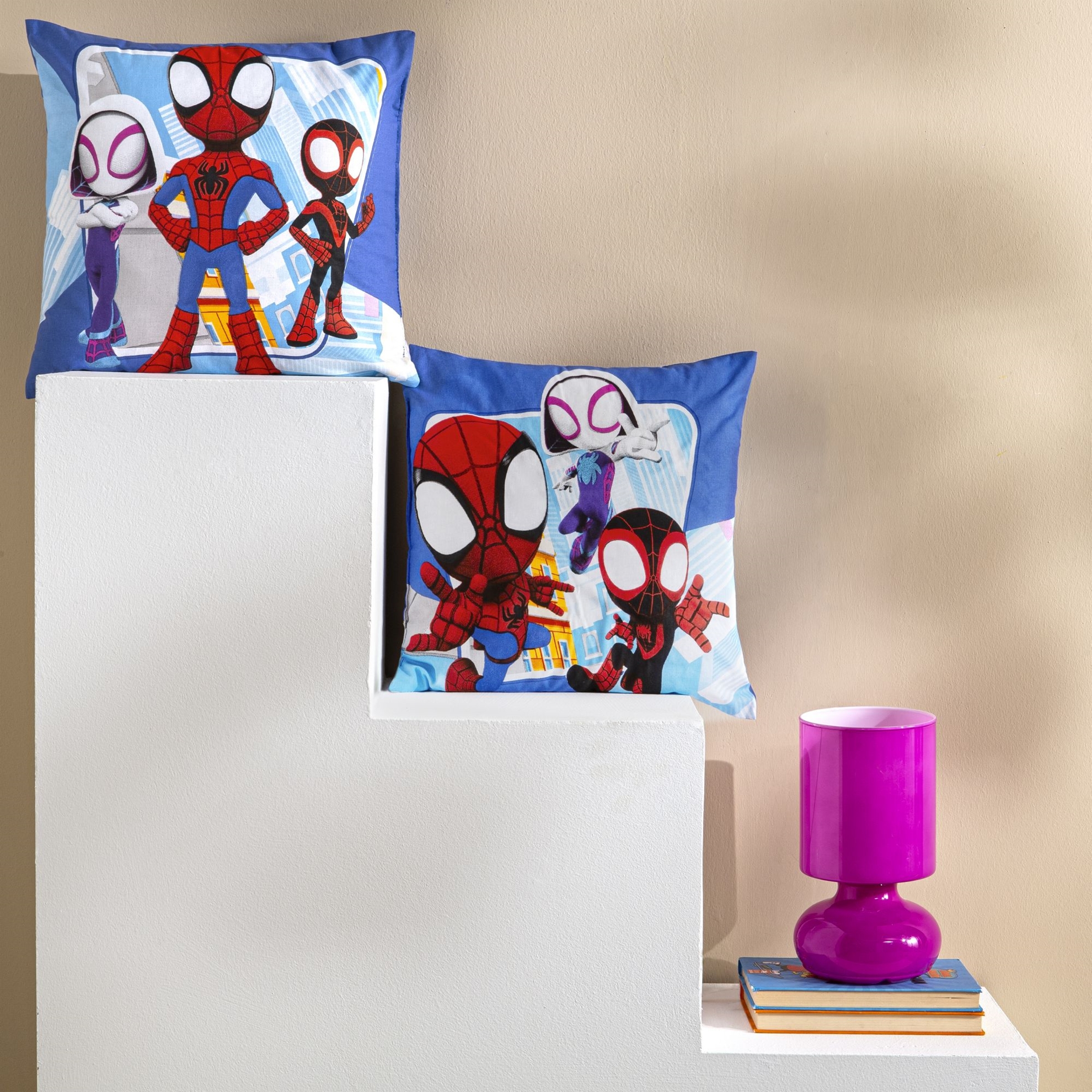 resm Lisanslı DH Spidey and Friends Pamuk 40x40 Kırlent
