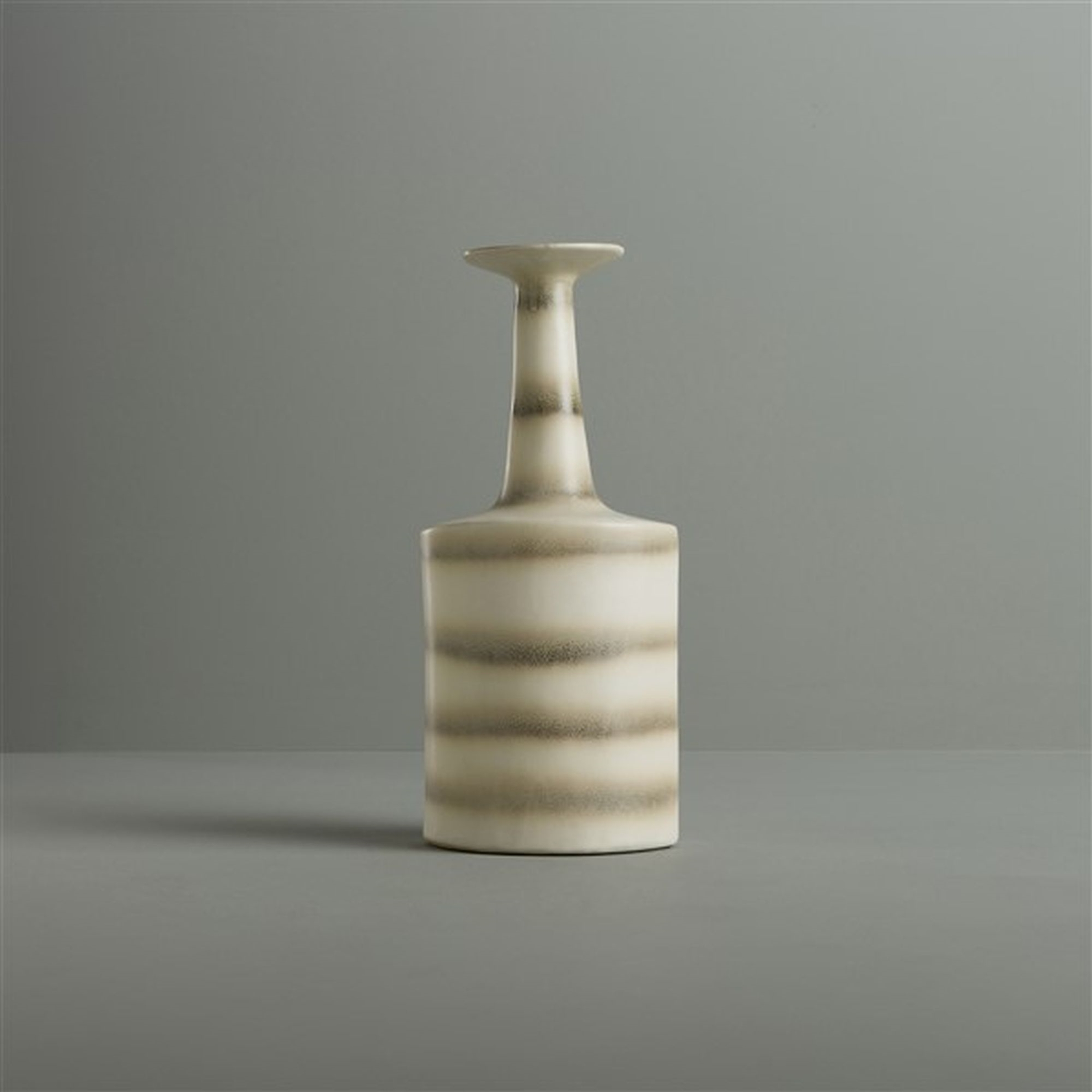 resm Linens Helix 22x10x16 cm Vazo Vizon Beyaz