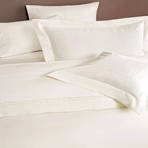 resm Valeron Amelia Saten King Nevresim Takımı Bej