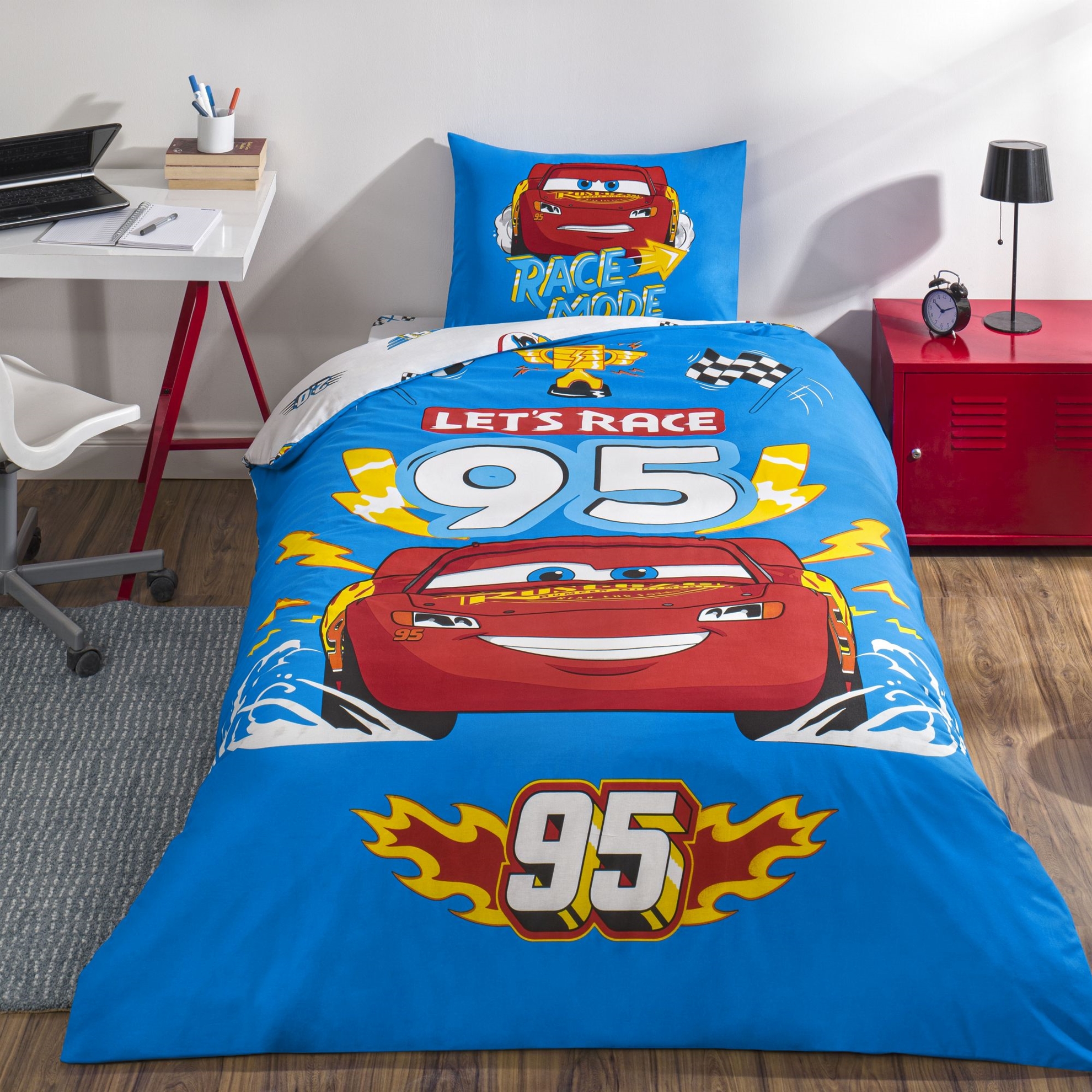 resm Taç Lisanslı Disney Cars Let' s Race Tek Kişilik Pamuk Nevresim Takımı