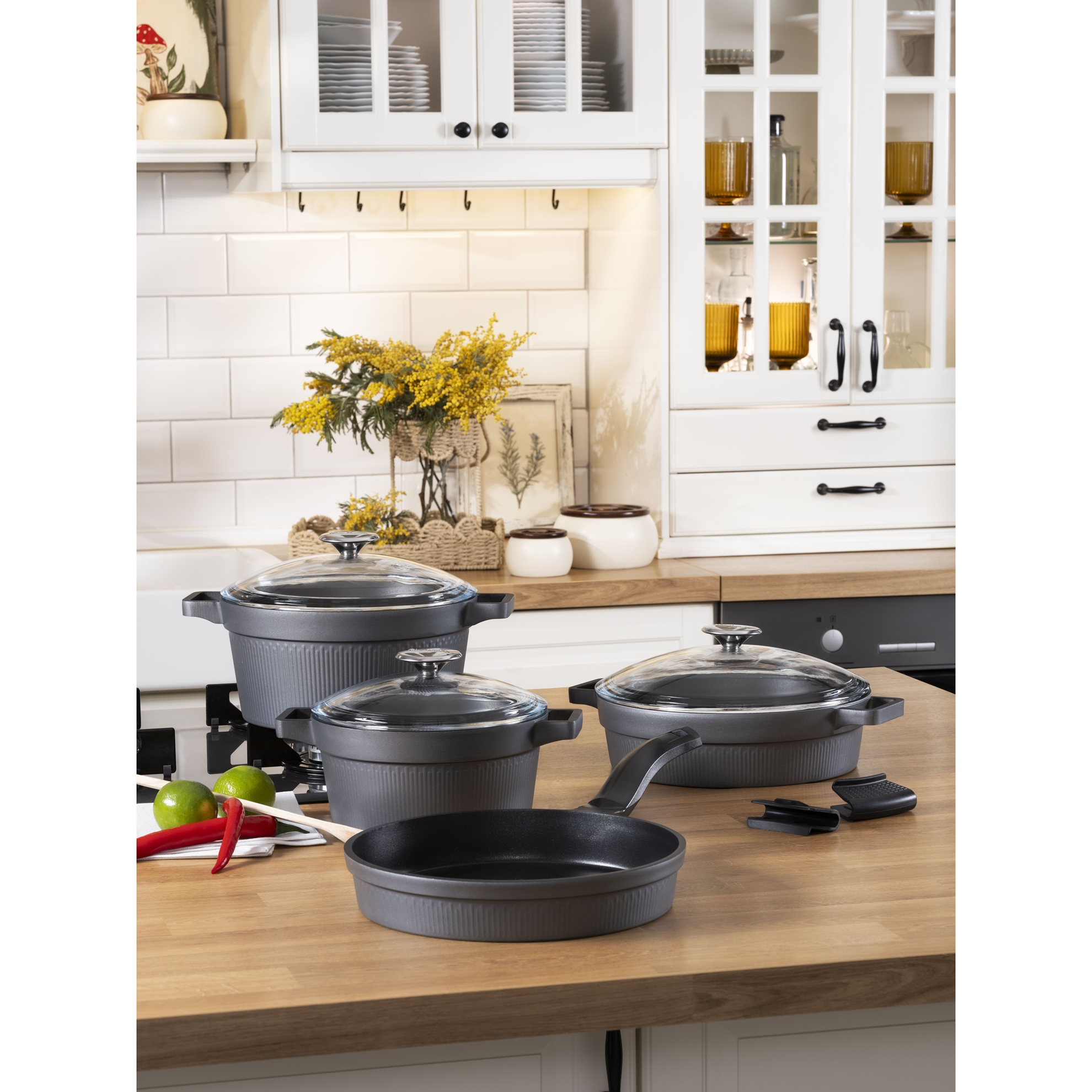 resm Pierre Cardin Ultra Graniks Gri 7 Parça Tencere Seti