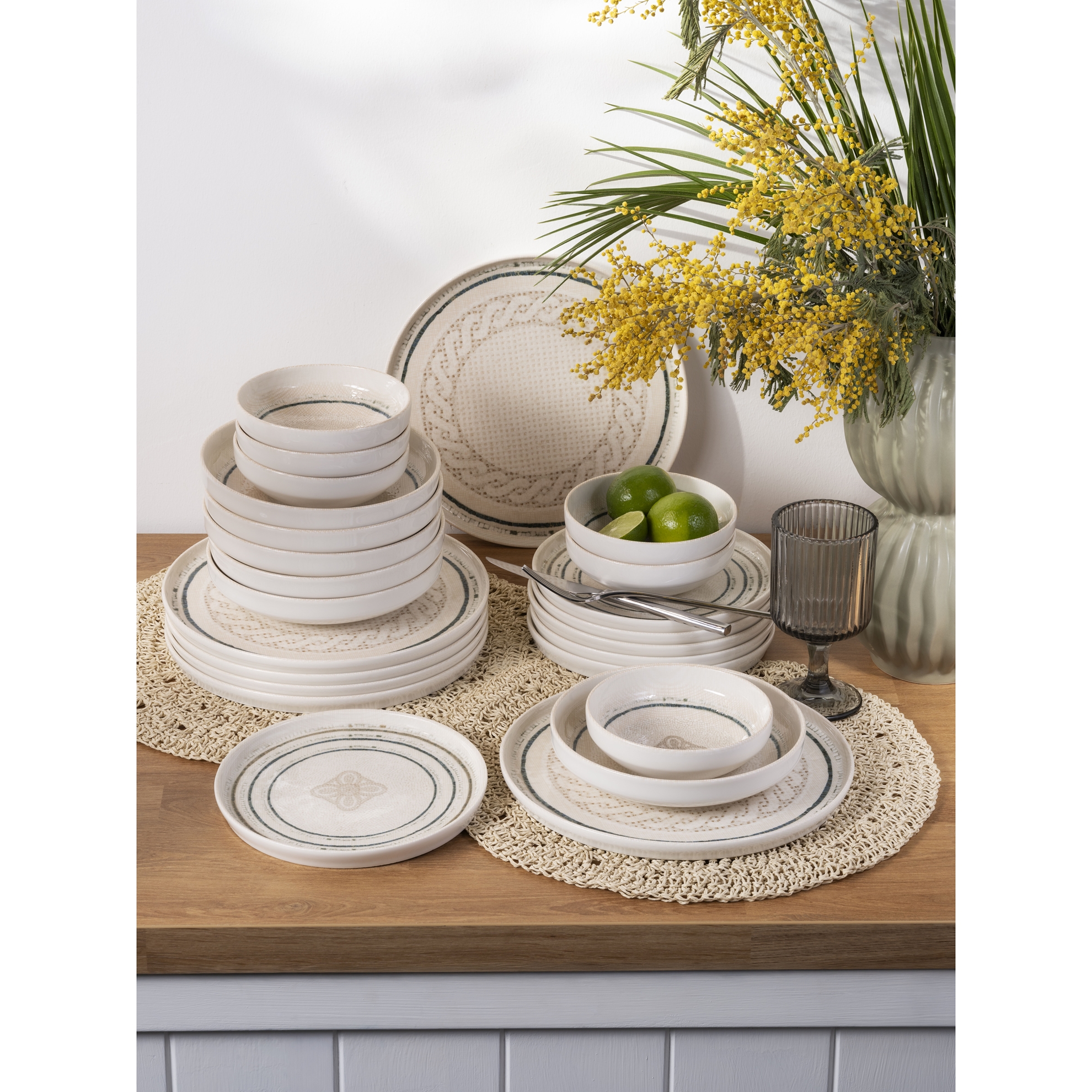 resm Pierre Cardin Selena Porselen 24 Parça Yemek Takımı