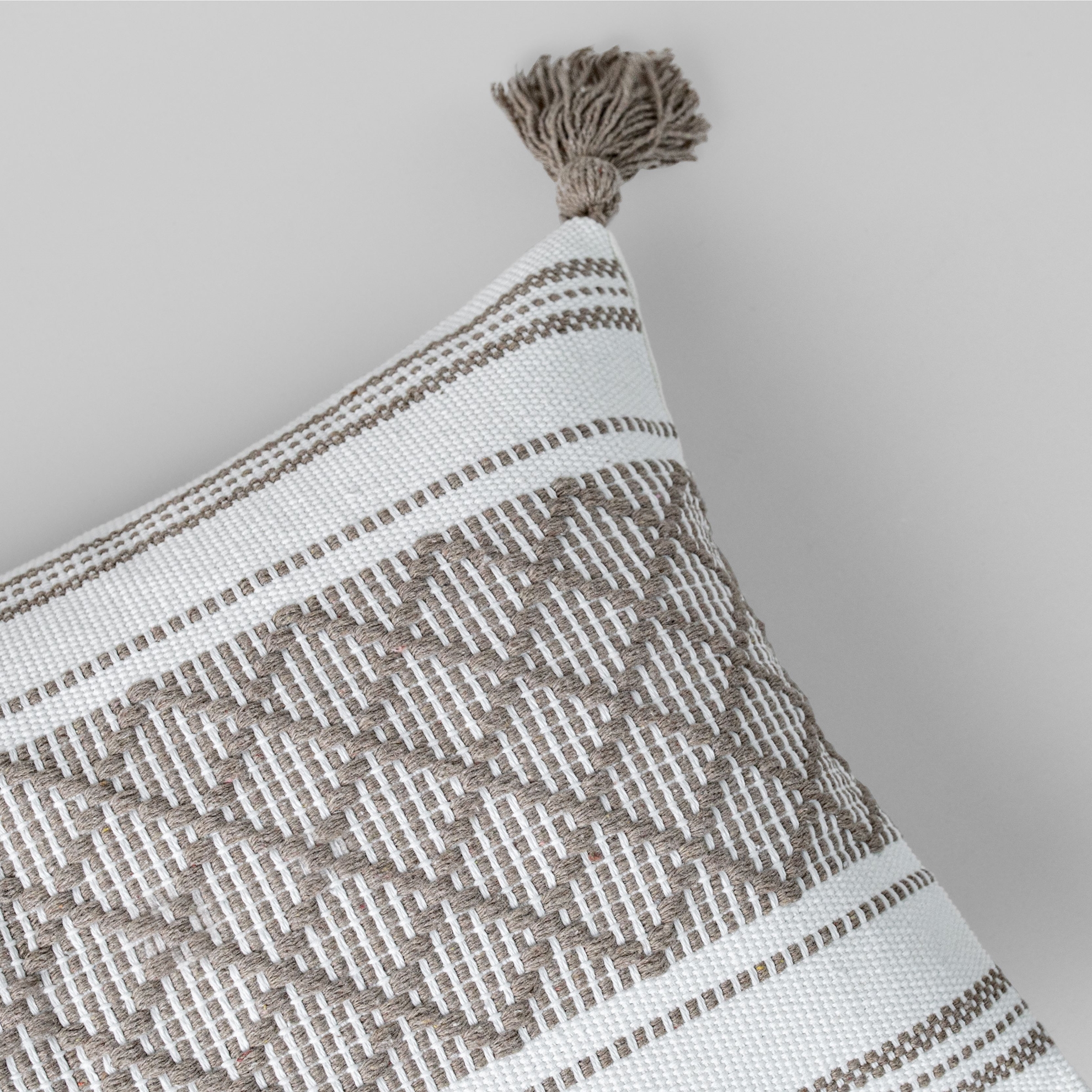 resm Linens Keinza 30x50 cm Kırlent Kılıfı Vizon