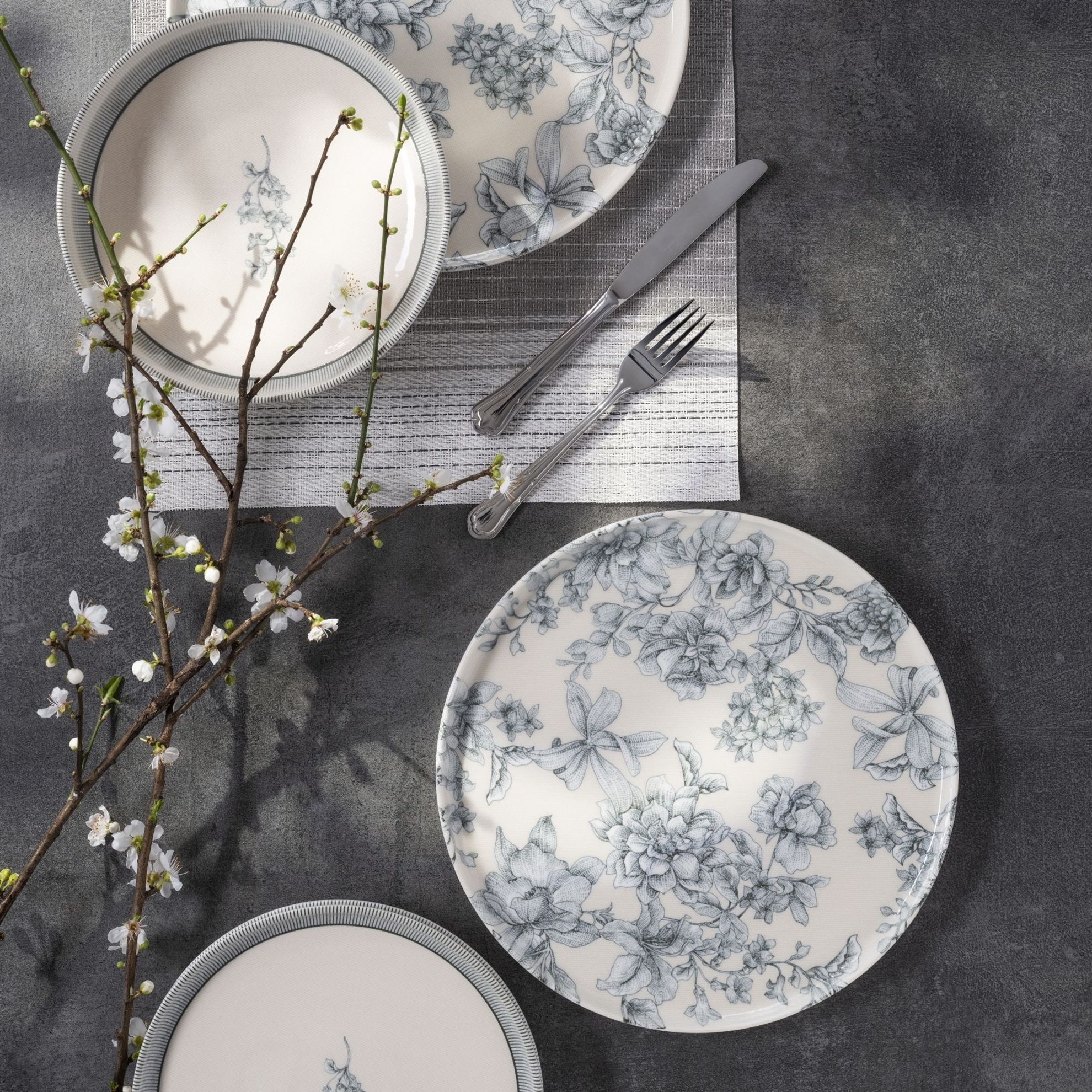 resm Pierre Cardin Isla Grey Porselen 24 Parça Yemek Takımı