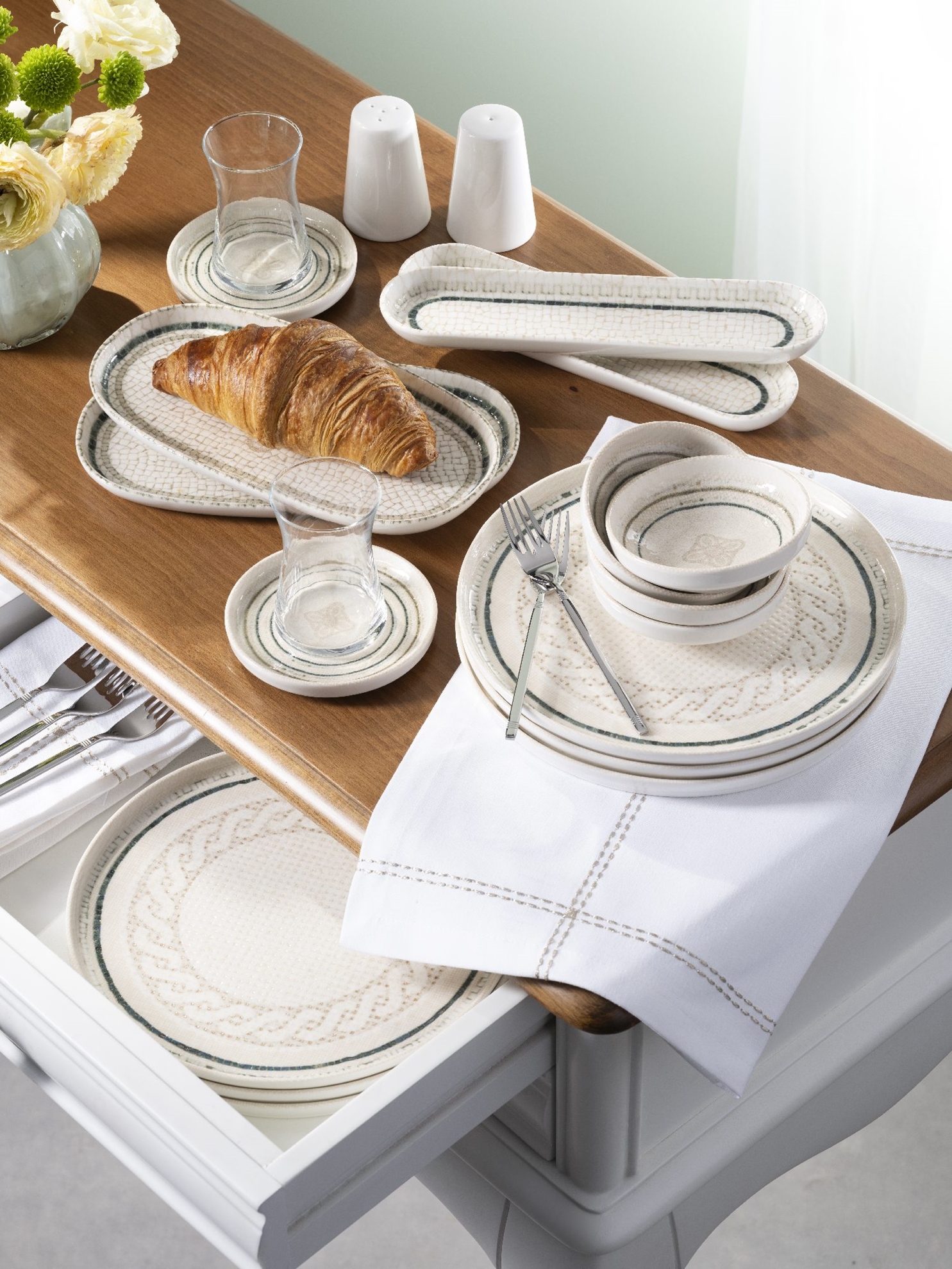 resm Pierre Cardin Selena Porselen 28 Parça Kahvaltı Takımı