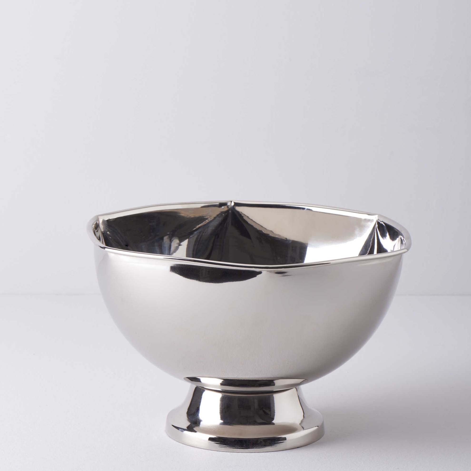 resm Linens Ayaklı Wawe 28x28x17 cm Kase Gümüş