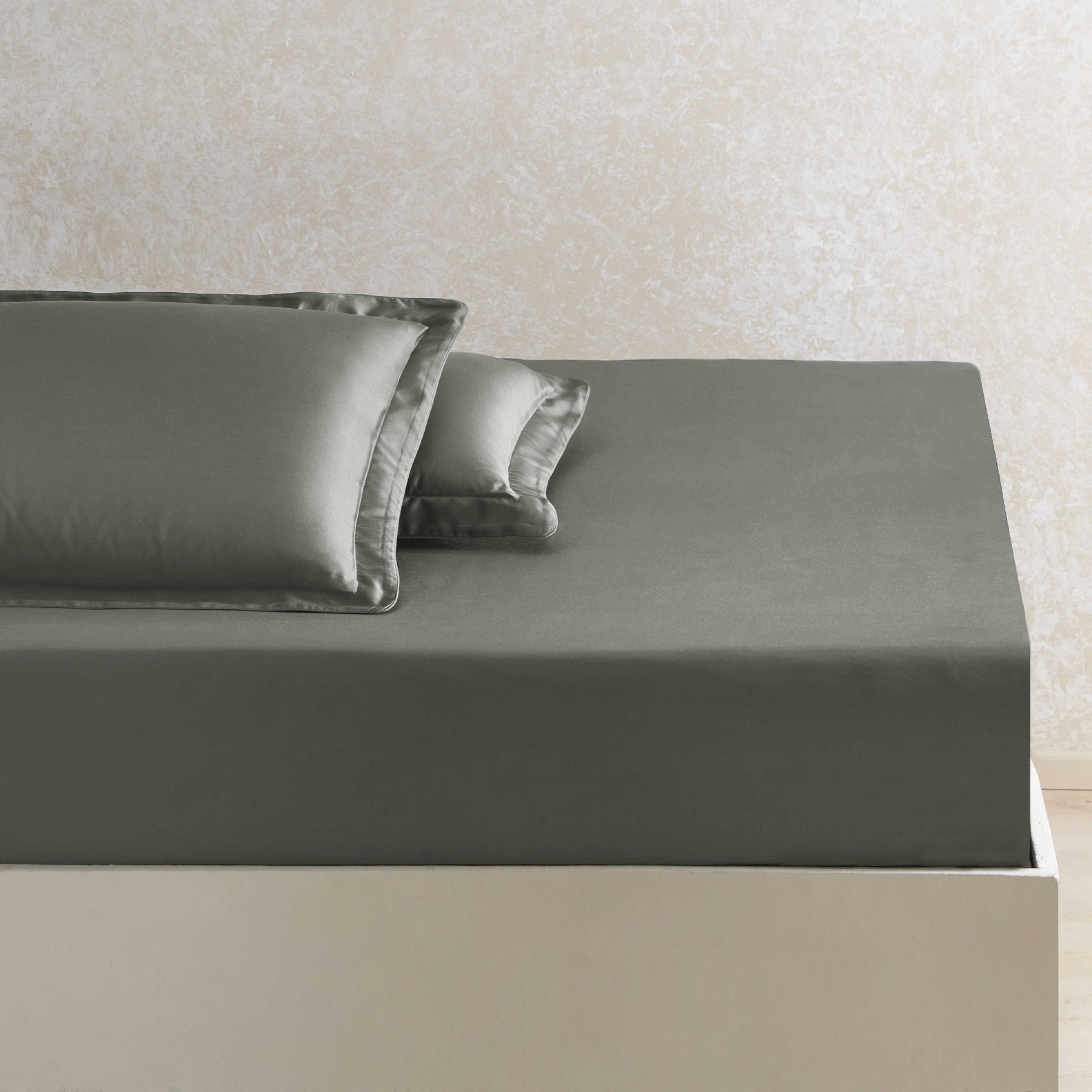 resm Linens X TENCEL™ Lyocell Çift Kişilik Lastikli Çarşaf Yeşil