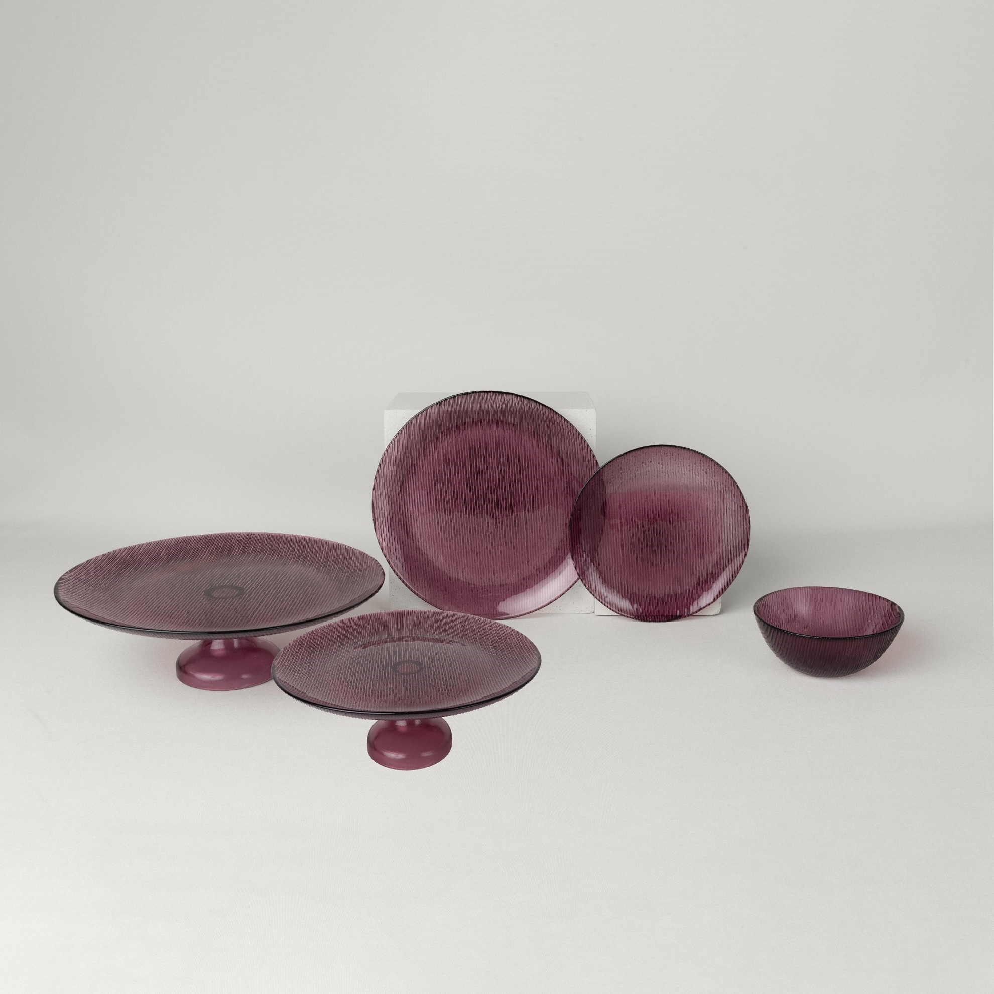 resm Linens Fine Ayaklı Servis 33 cm Mürdüm