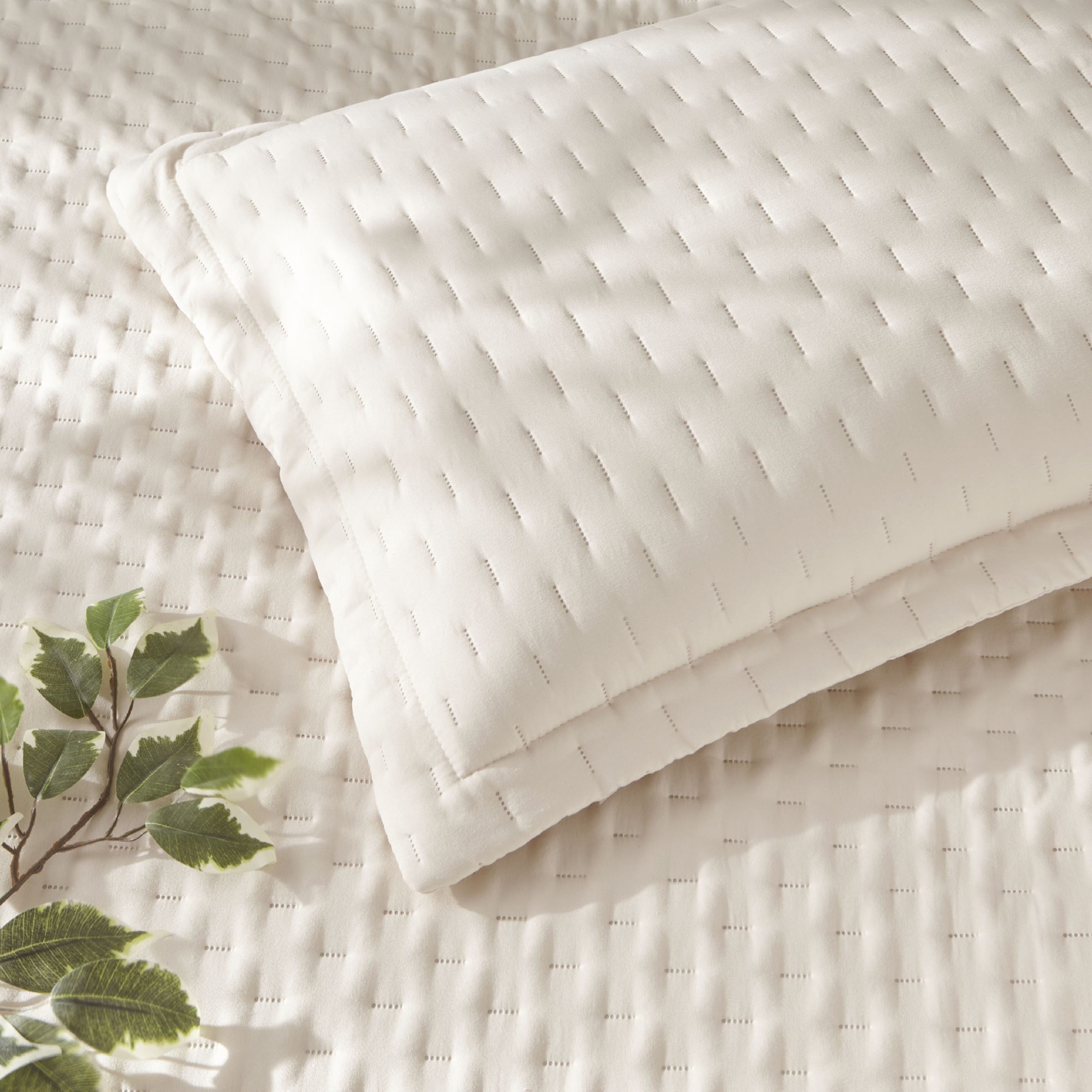 resm Linens Gardenia Çift Kişilik Yatak Örtüsü Seti Bej