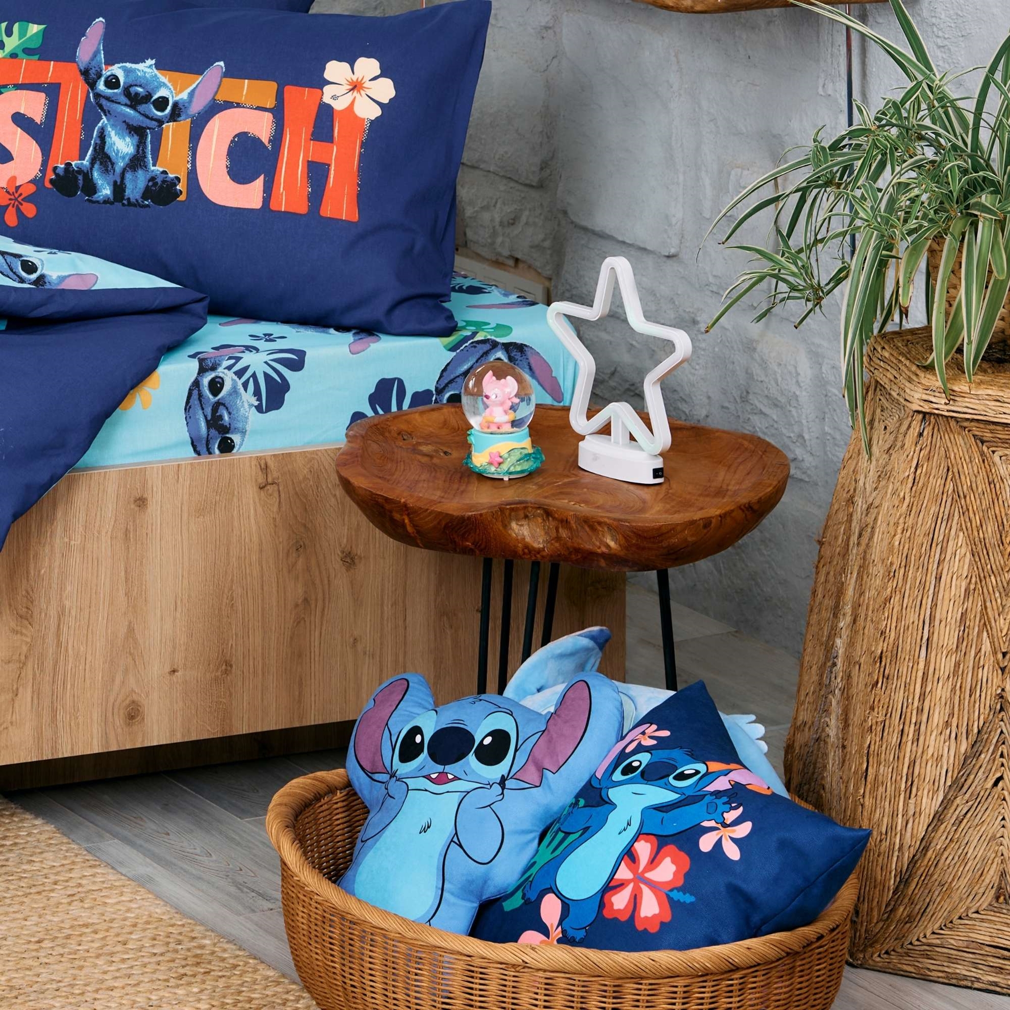 resm Lisanslı Disney Stitch Smile Polyester Şekilli Kırlent