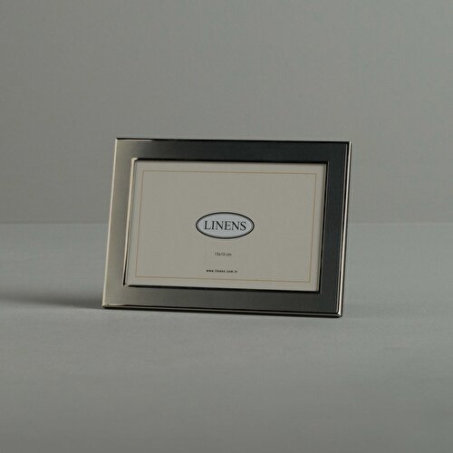 Resim Detayları Göster Linens Trina Metal 15x10 cm Çerçeve Gümüş